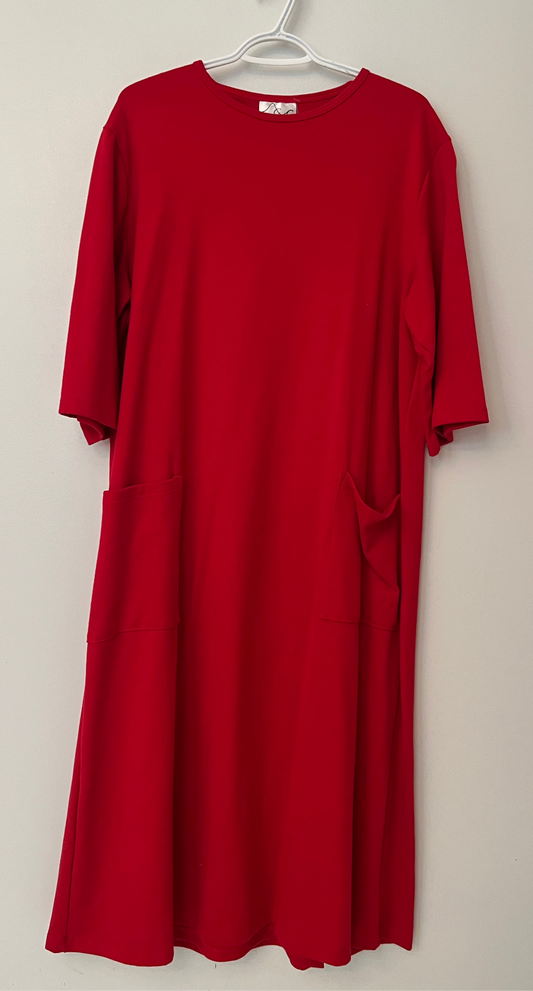 Ladies’ Adaptive Cotton Dress – Red Open-Back with Pockets